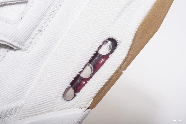 AO2571-100 Levi's White Jordan Denim Air 4 1127